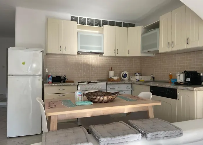 Sea And Sun House At *